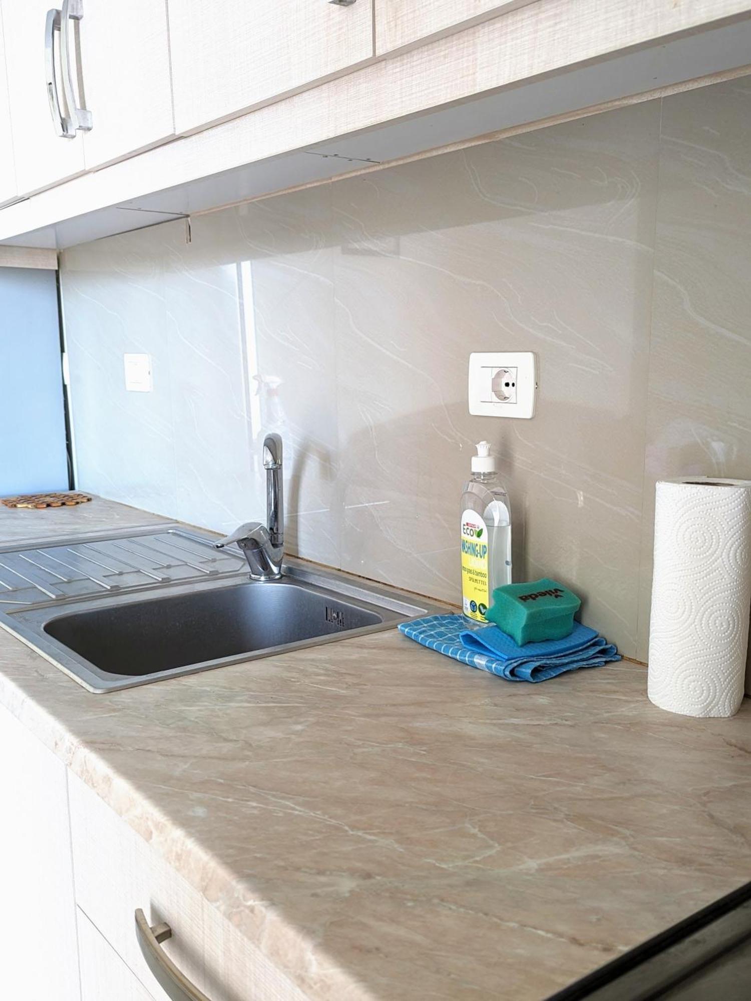 Sarah'S Apartments - 5 Min Walk To Beaches & Boulevard - Big Balcony! Sarandë 외부 사진