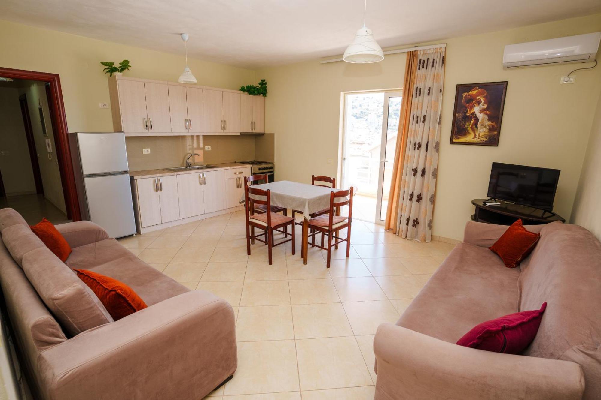 Sarah'S Apartments - 5 Min Walk To Beaches & Boulevard - Big Balcony! Sarandë 외부 사진
