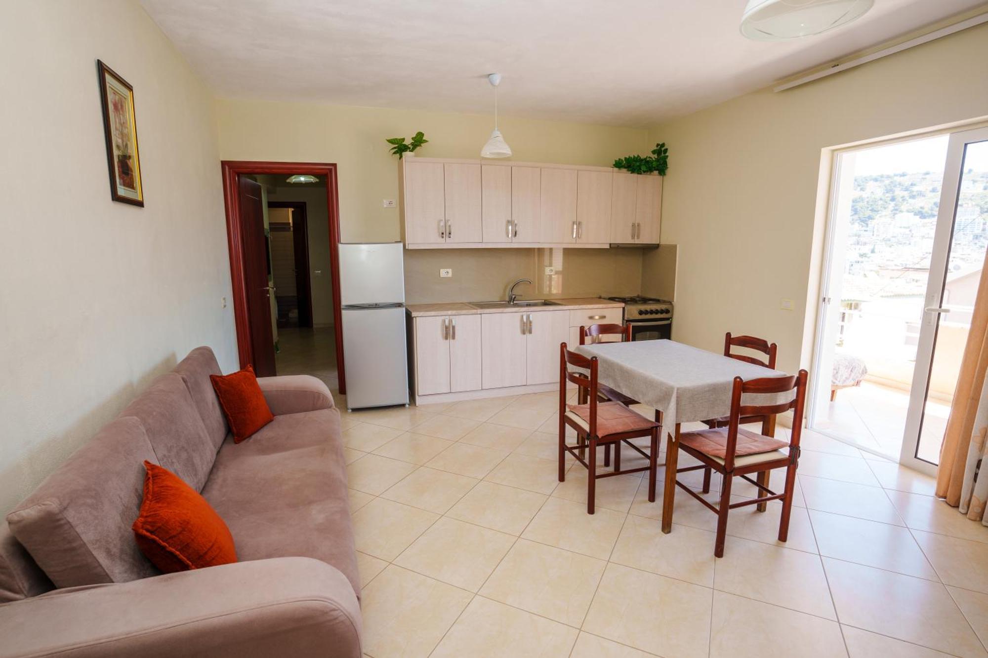 Sarah'S Apartments - 5 Min Walk To Beaches & Boulevard - Big Balcony! Sarandë 외부 사진