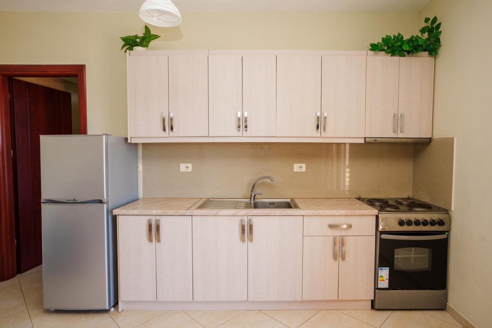 Sarah'S Apartments - 5 Min Walk To Beaches & Boulevard - Big Balcony! Sarandë 외부 사진